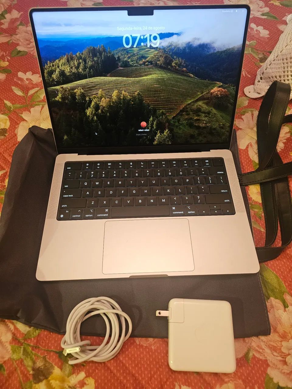Mac book pro m3 (nunca usado)