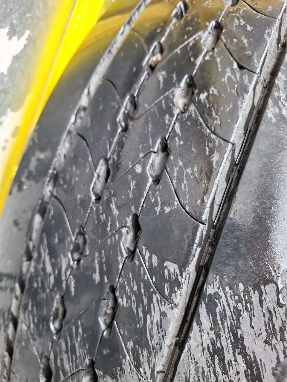 Pneu goodyear kmax s 275 80 22.5 - Foto 3