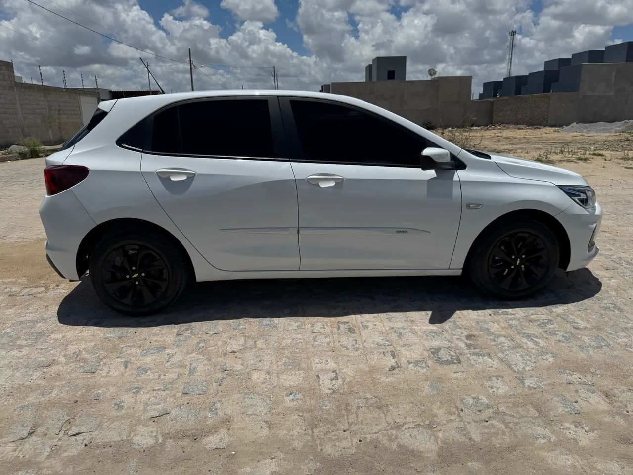 Chevrolet Onix Hatch LT 1.0 12V Flex Mec. 4P 2022 - Foto 2