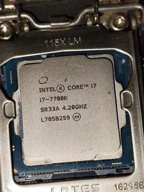 Kit Processador I7 7700k e Placa Mãe H170 gaming 3 DDR4