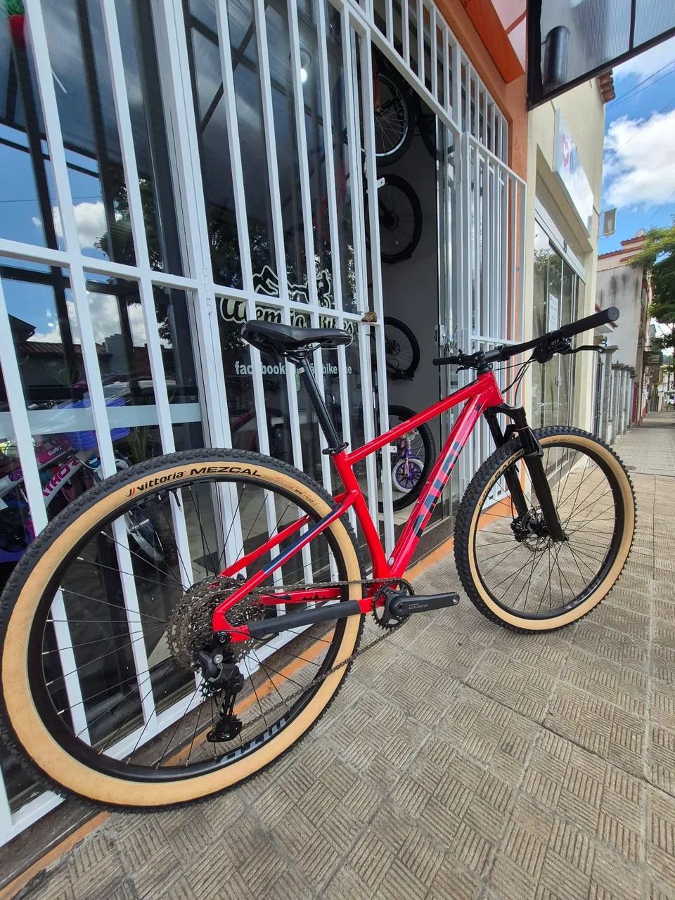 Caloi Xplorer Suspensão Proshok Ar 