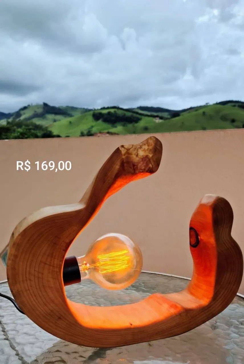 Luminárias em madeira 