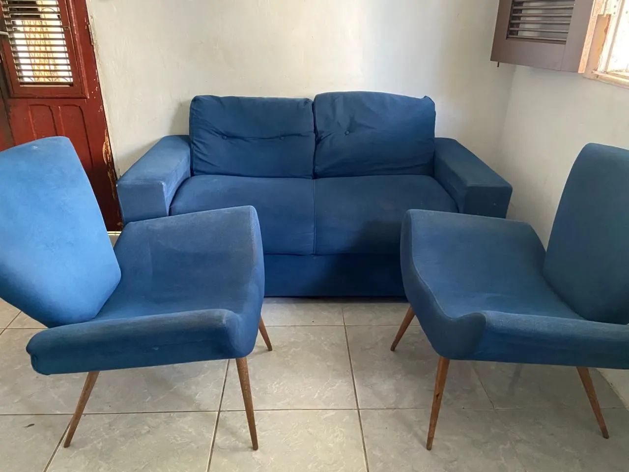 Sofá com 2 poltronas 