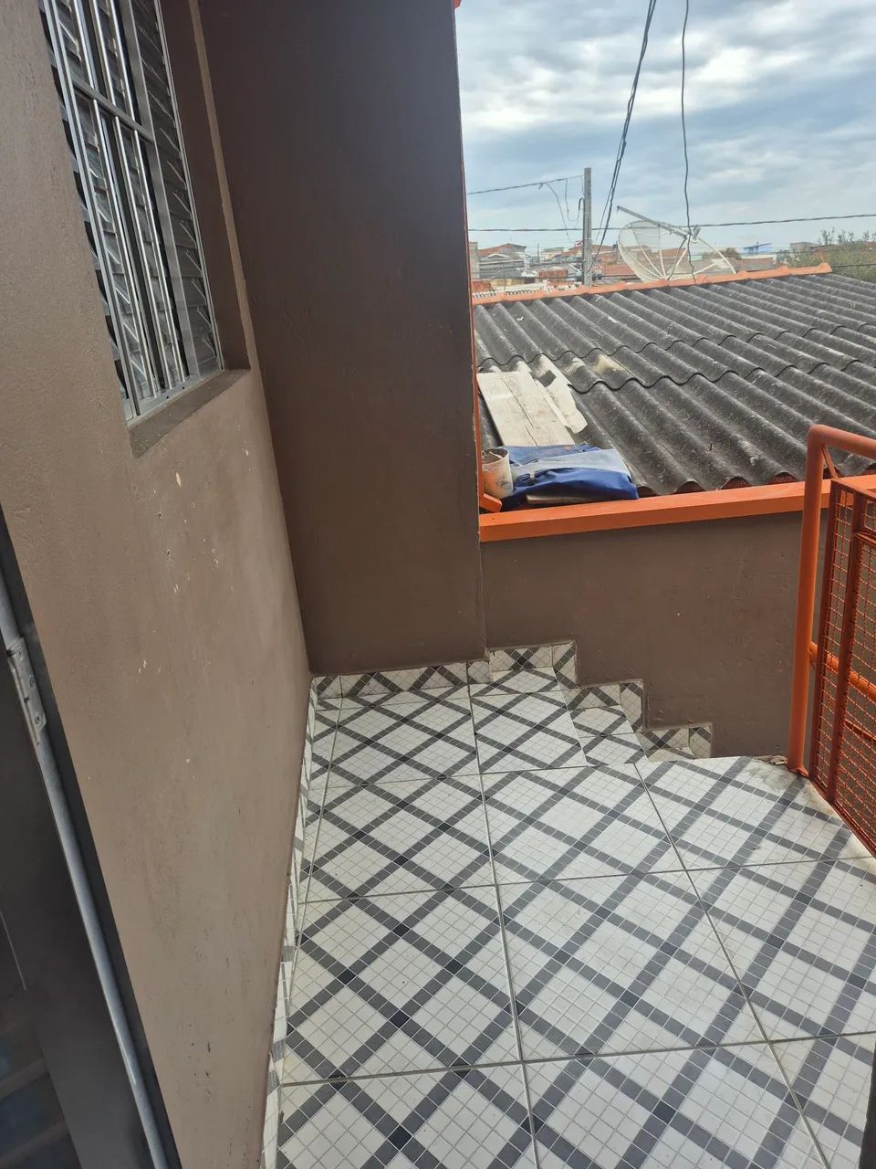 Casa 3 cômodos + lavanderia + banheiro  - Foto 2