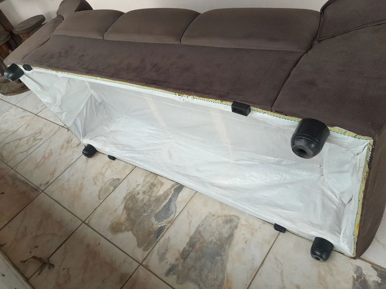 1 sofá de 3 lugares entrego !!! - Foto 5
