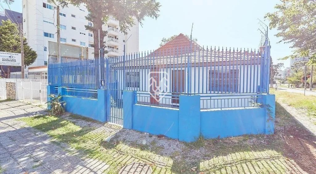 Terreno e Casa, 04 Salas, Batel, Curitiba.