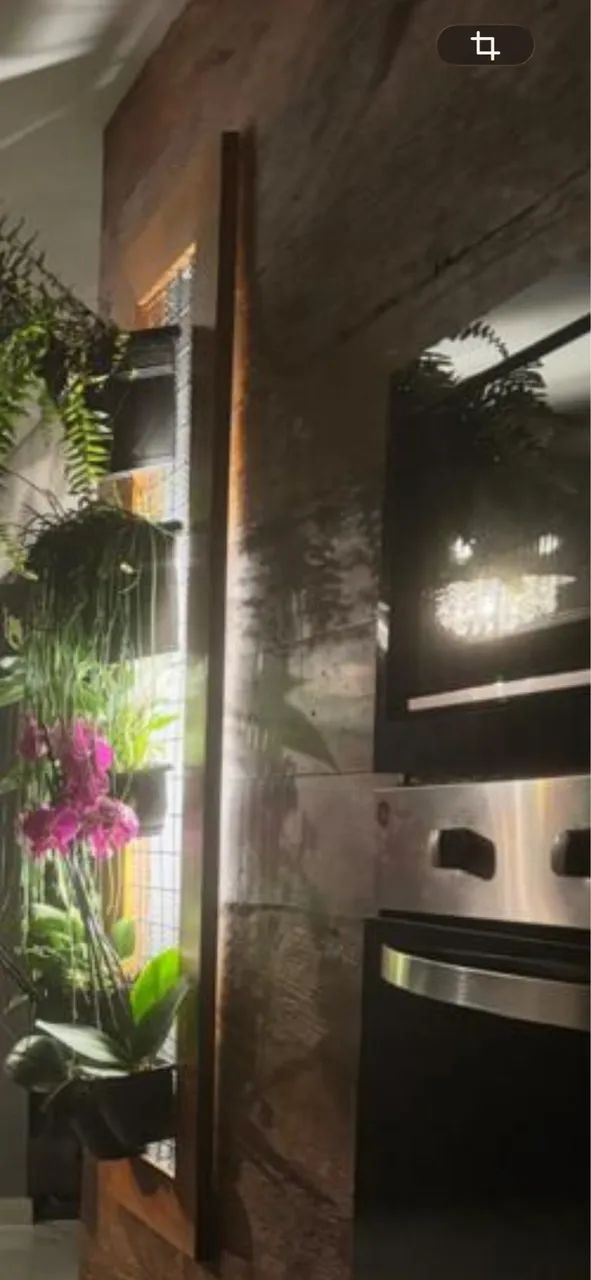 Microondas preto de encaixe semi novo