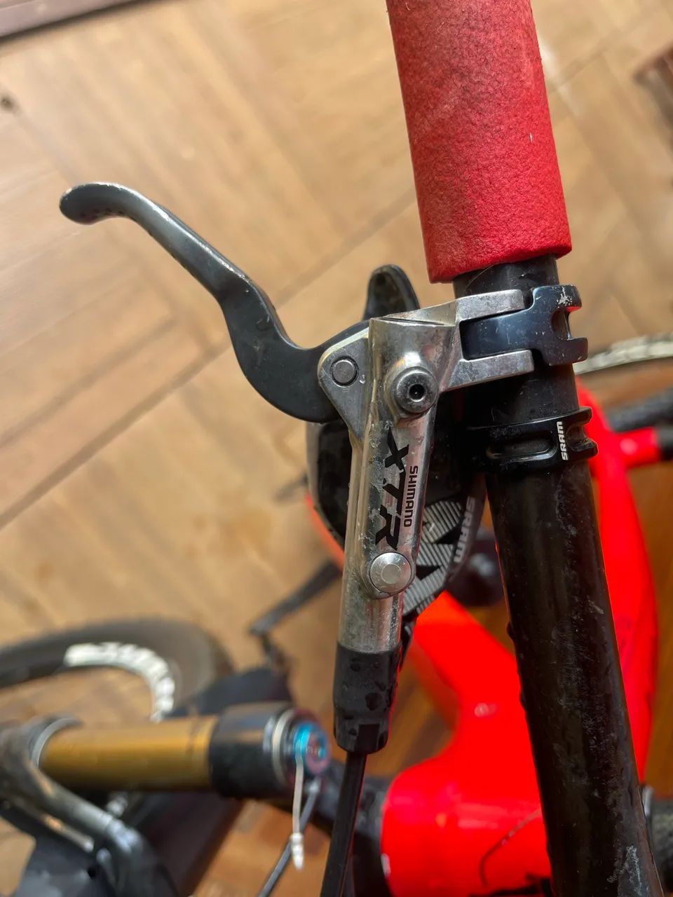 Caloi Elite Carbon - Kit Freios XTR + Fox Kashima - Upgrade de Performance - Foto 5