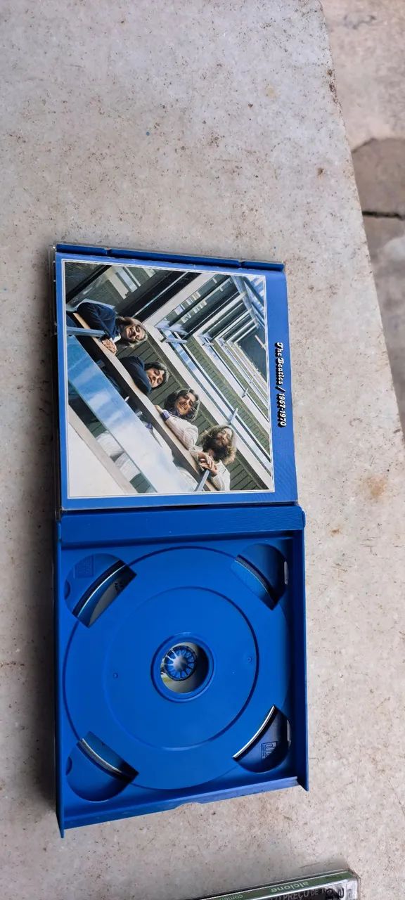 Cd raríssimo the Beatles  1967-1970 100,00 - Foto 4