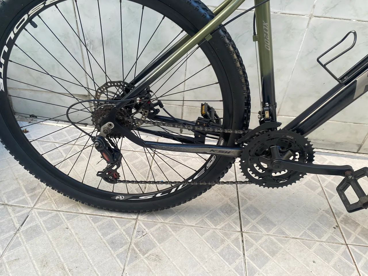 Bicicleta aro 29 e pegar e andar  - Foto 4