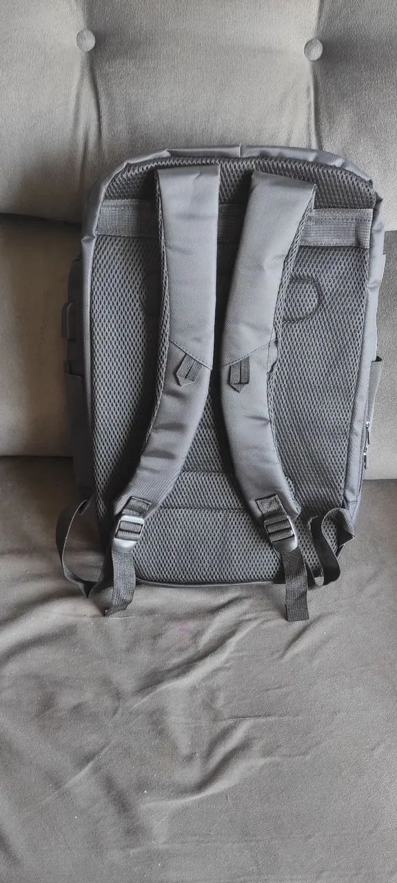 Mochila Executiva para Notebook com USB - Nova | Trabalho e Faculdade - Foto 2
