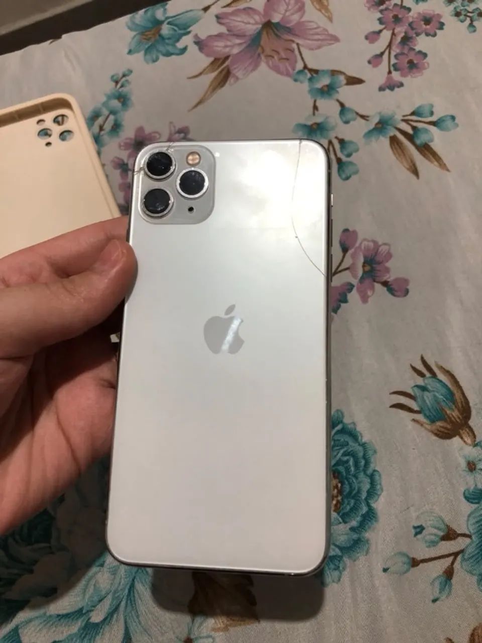 Iphone 11 Pro MAX - Leia a descricao - Foto 2