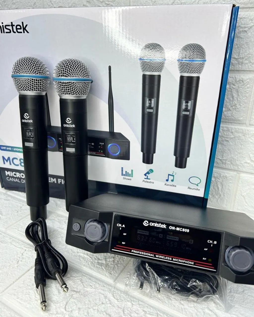 Microfone Sem Fio UHF Onistek MC809 (Duplo / 2 Canais) Visor Digital - Novo