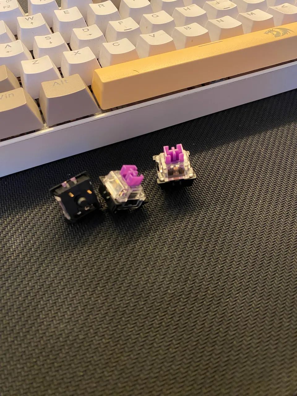 Teclado Mecânico Redragon Lakshimi switch purple  - Foto 4