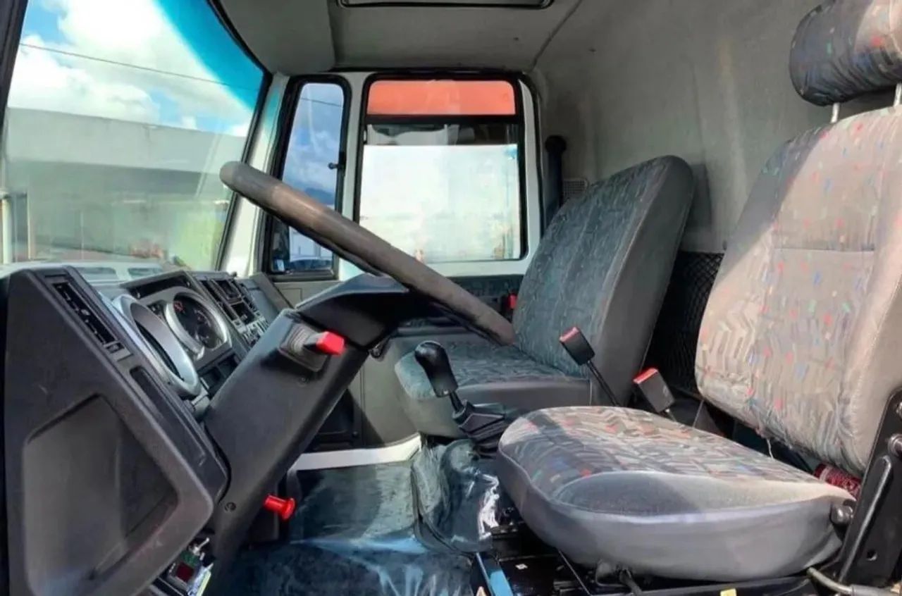 Ford Cargo 815 Baú Refrigerado 2012 - Foto 5