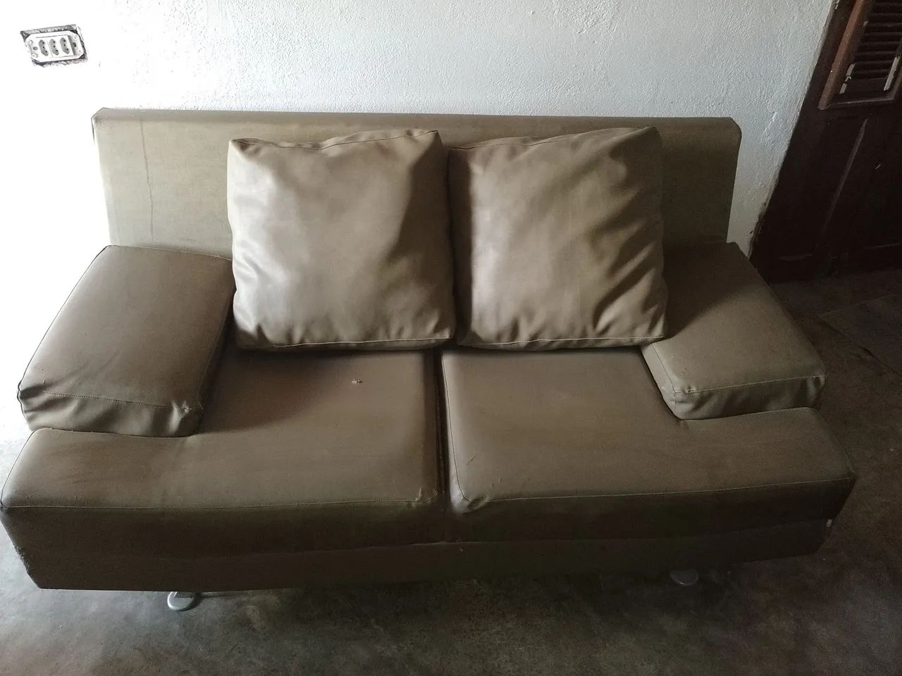 Vendo sofá 64985850382081121