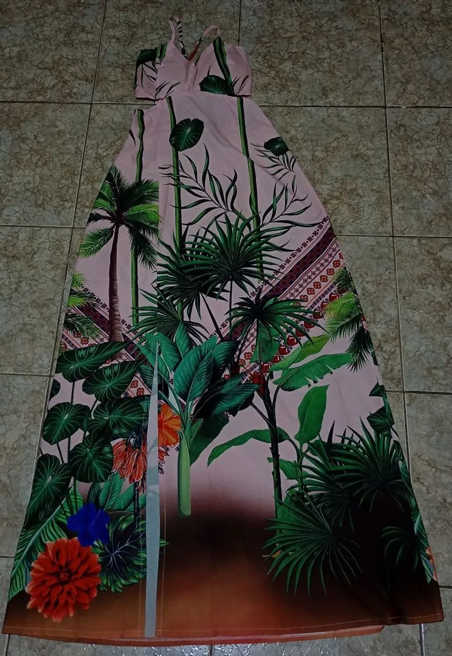 Vestido longo com estampa magnífica 
