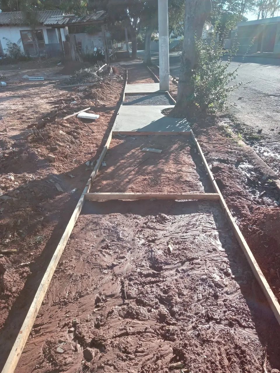 Preciso de um ajudante de pedreiro. - Foto 3