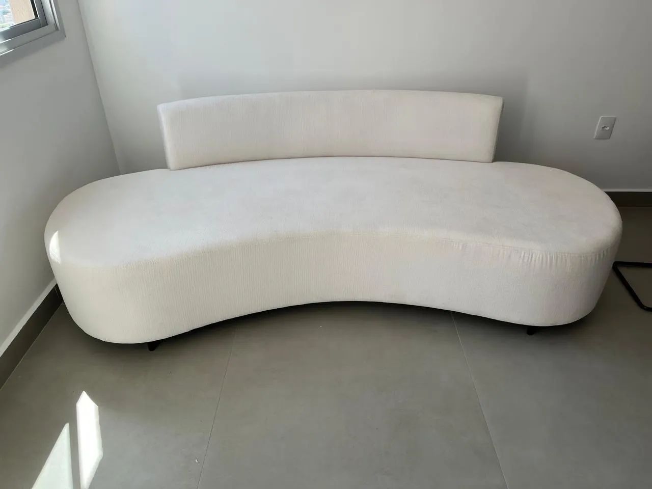 Sofá Orgânico Curvo Branco/Off-White - Design moderno (2,3m) - Foto 4