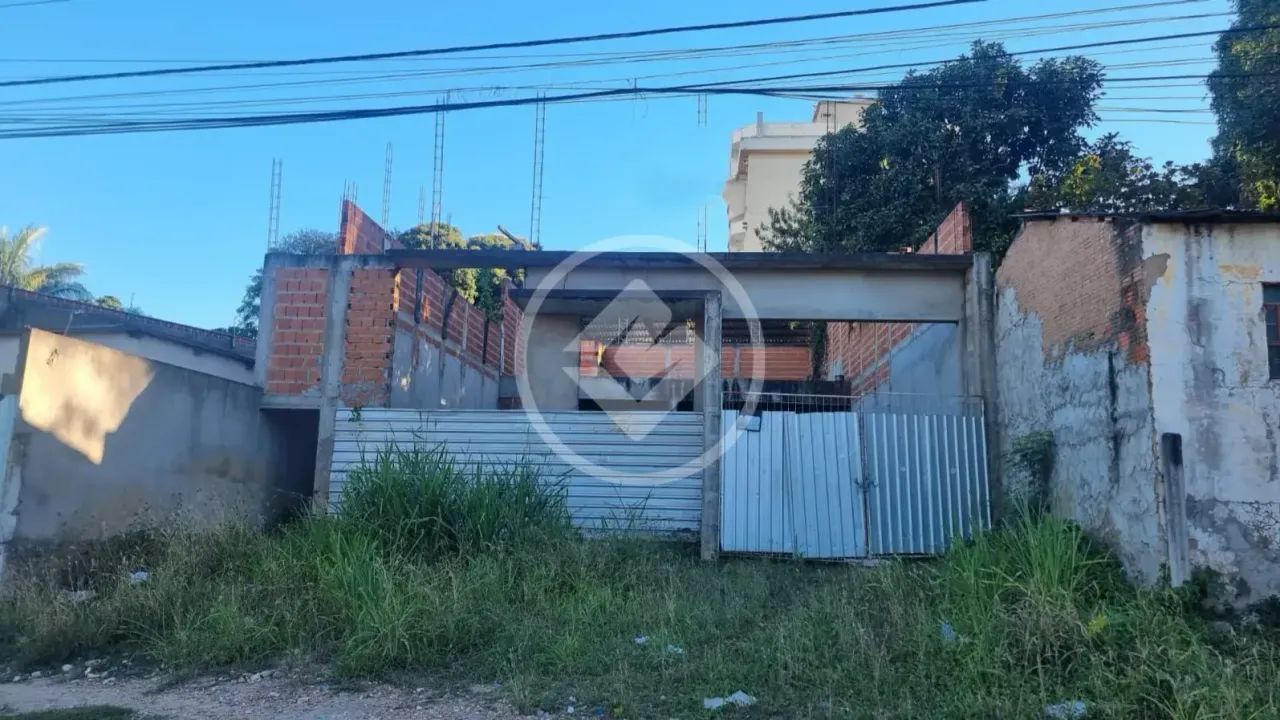 Barracão 330m² - Bairro Araés codigo: 349956