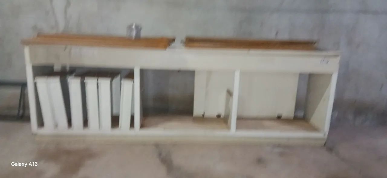 Vende-se balcao e painel canaletado  - Foto 3