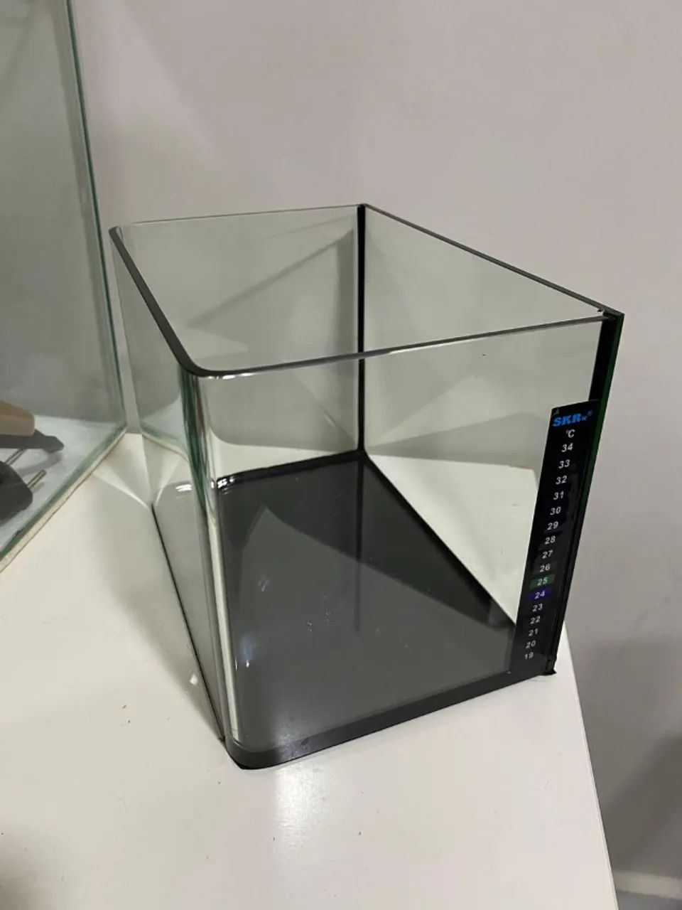 AQUÁRIO OCEANTECH FRENTE CURVA 5L PERFEITO ESTADO - Foto 2