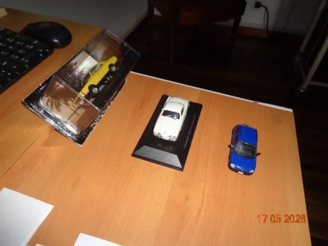 Lote de 3 Carrinhos escala 1 sobre 43 - Foto 2