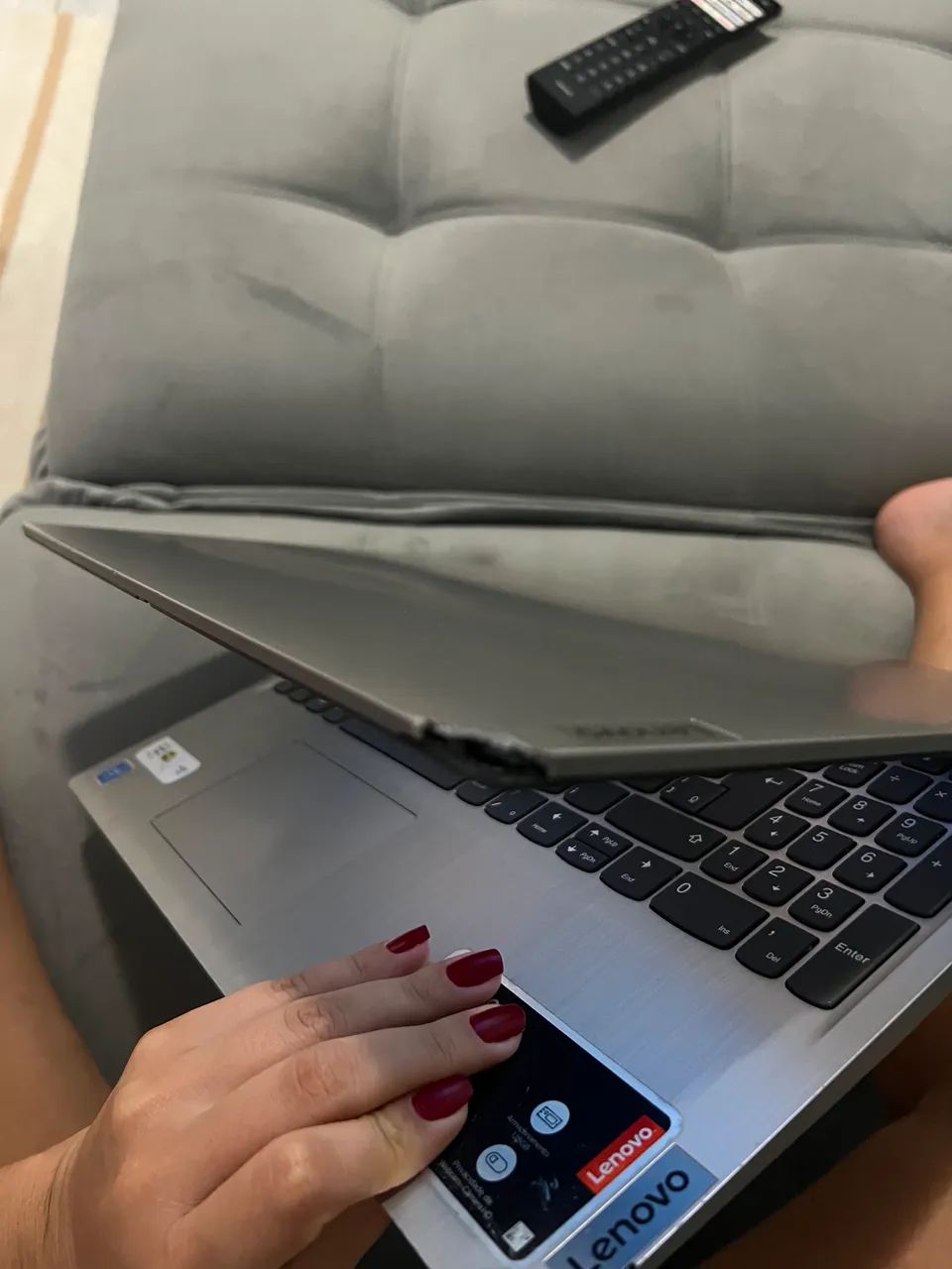 Um notebook  - Foto 4