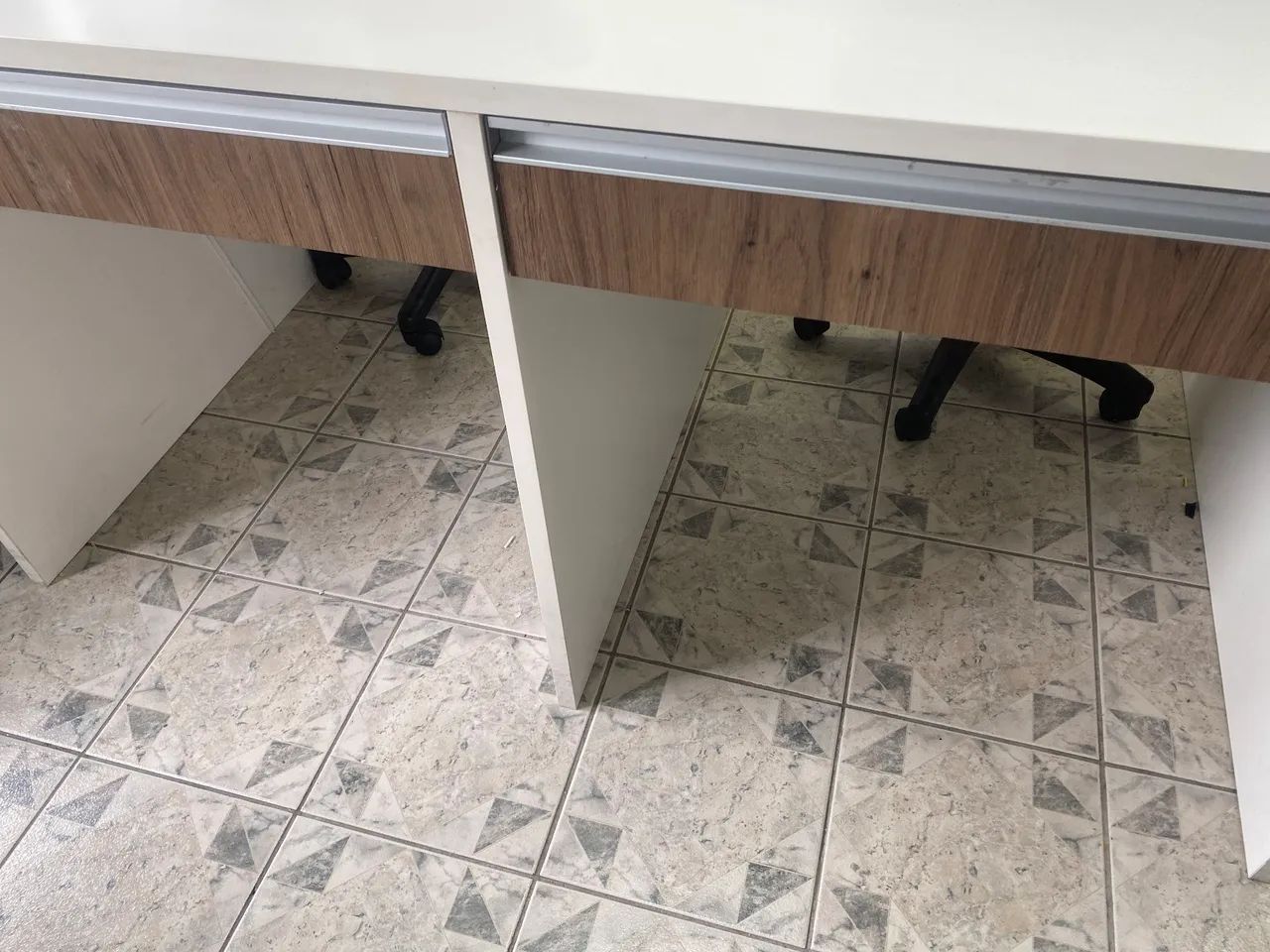 4 Estações  de trabalho em madeira - Foto 2