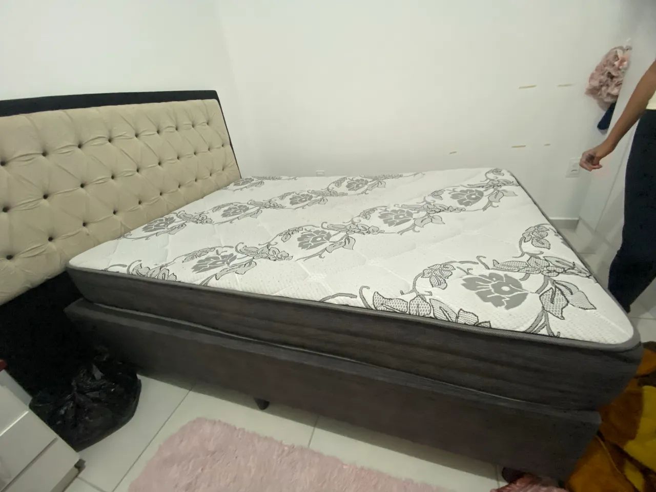 Cama e cabeceira