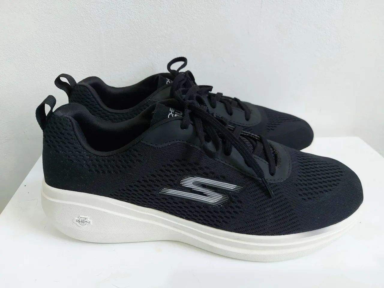 Tênis Skechers 41