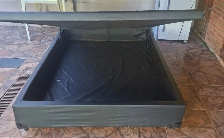 CAMA COM BAU E COLCHÃO ACEITO OFERTA