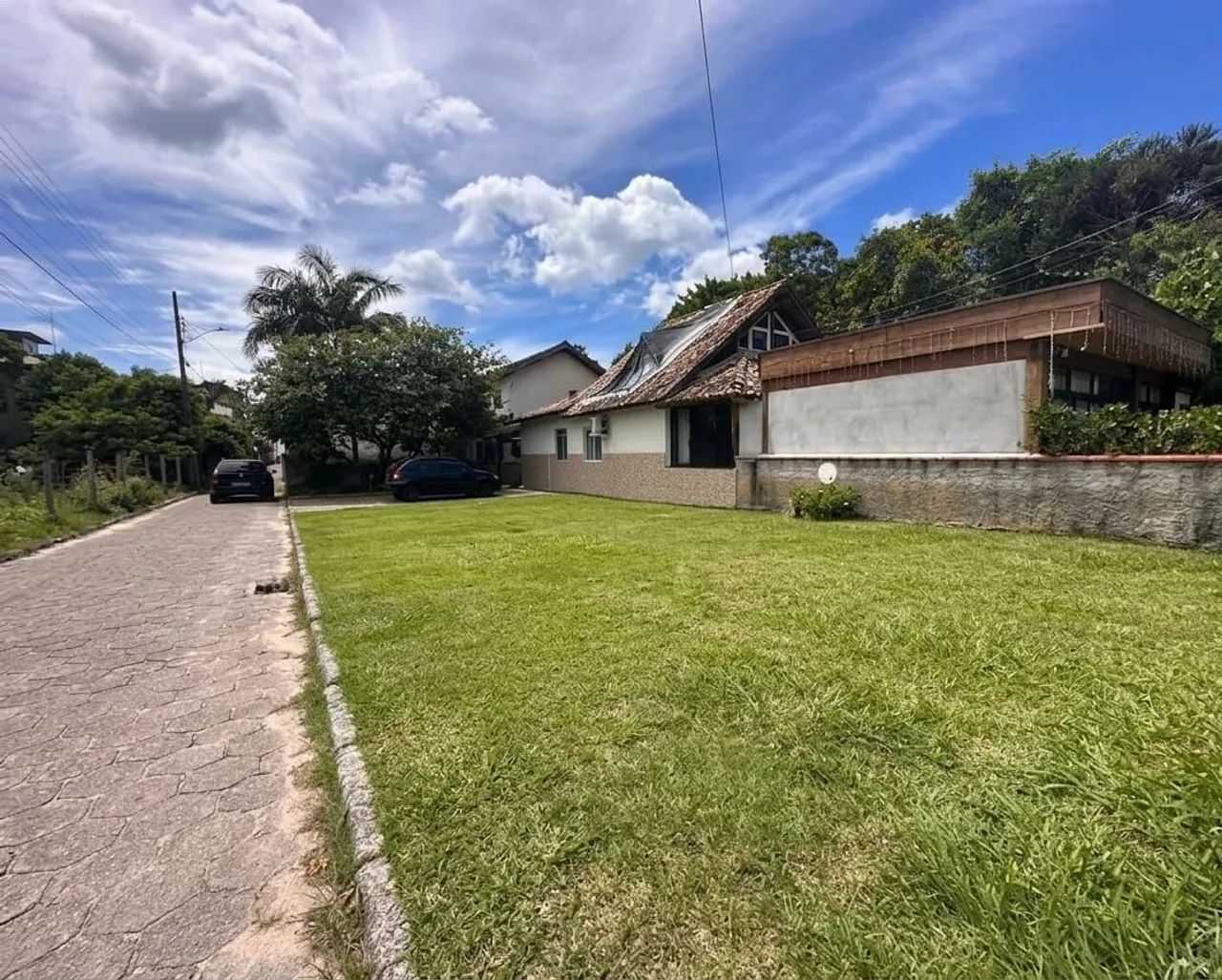 Terreno de esquina com 226,32 m² - Foto 4