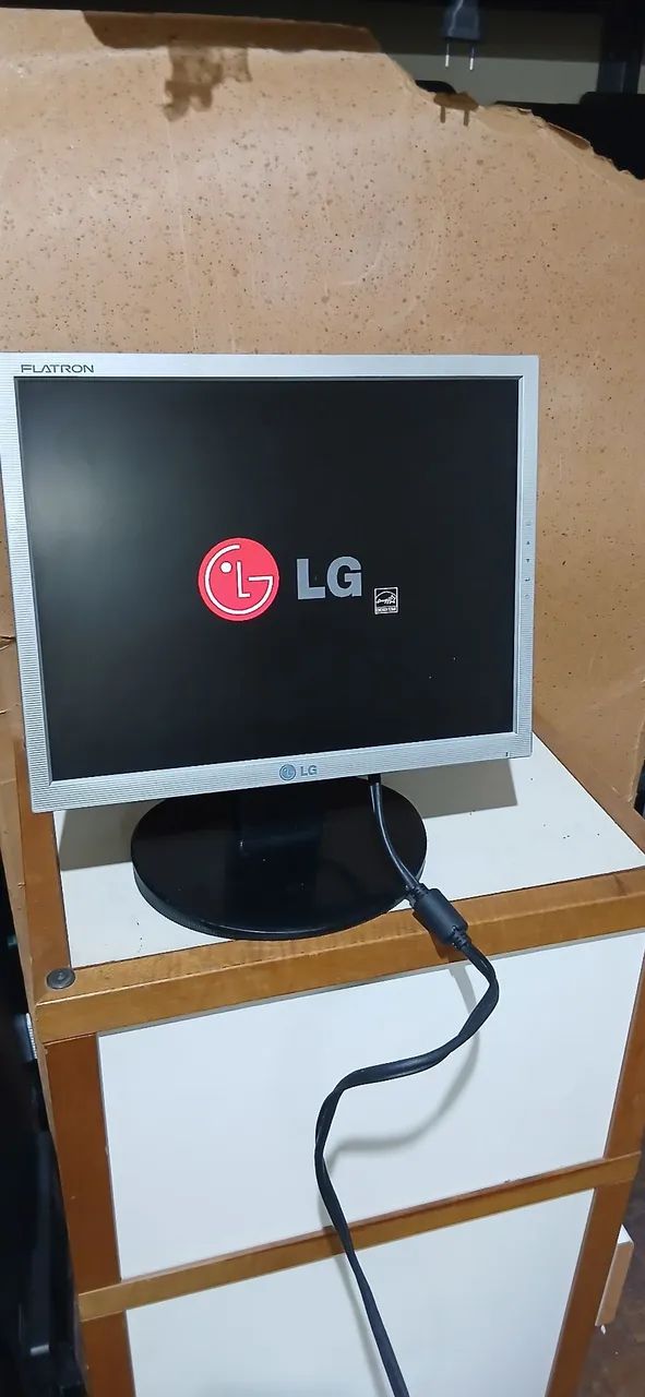 Monitor lg flatron  l1553 sf
