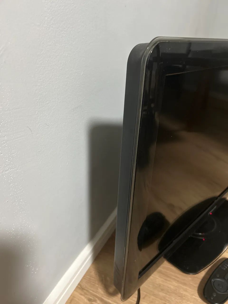 TV PHILIPS 32 polegadas com base e controle  - Foto 4