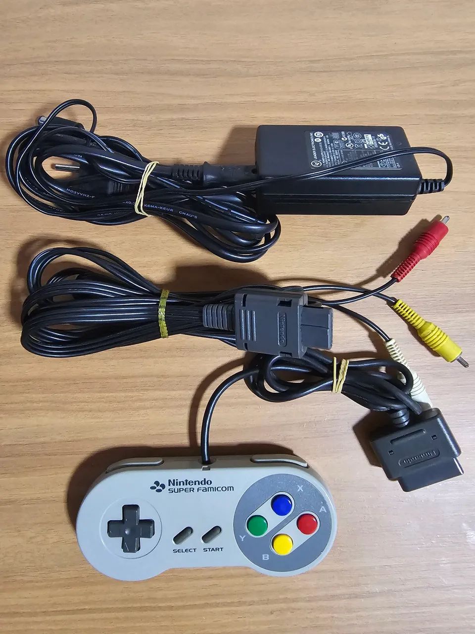 Console Super Nintendo Super Famicom original e bem conservado 2 controles - Foto 2