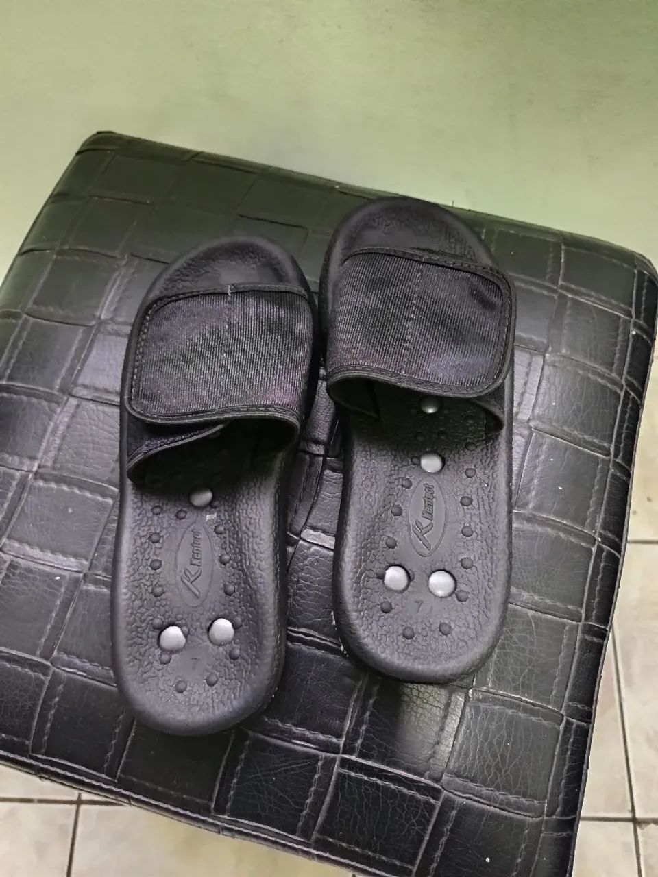 Chinelo magnético.