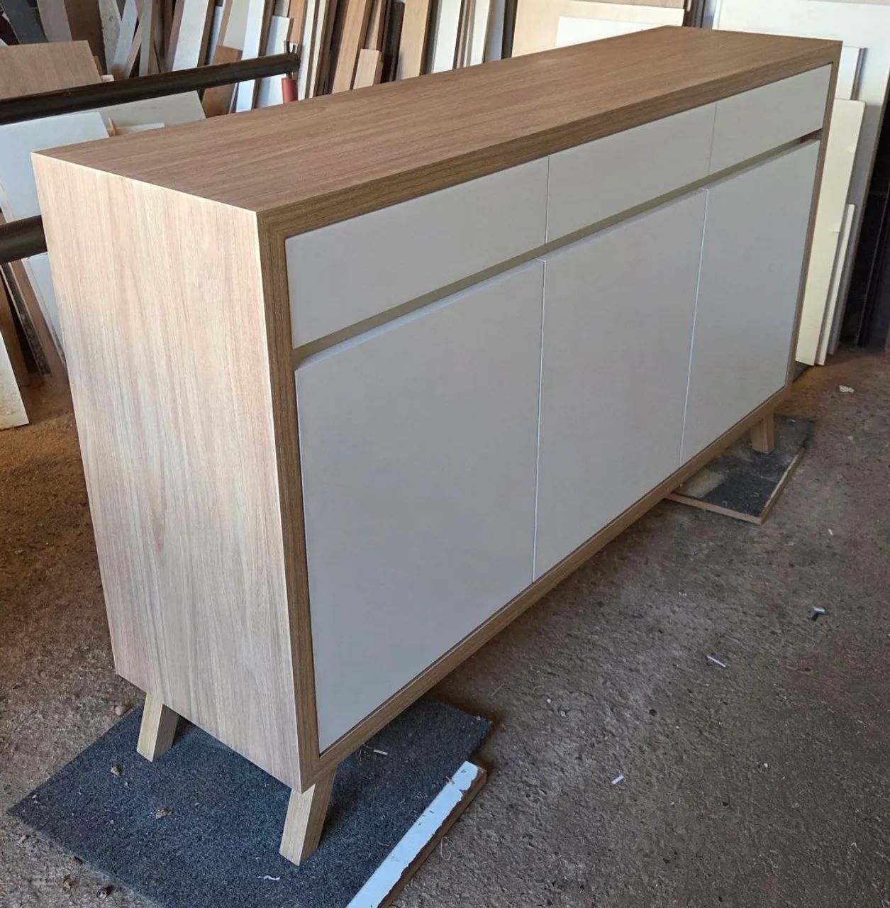Armário Novo material MDF