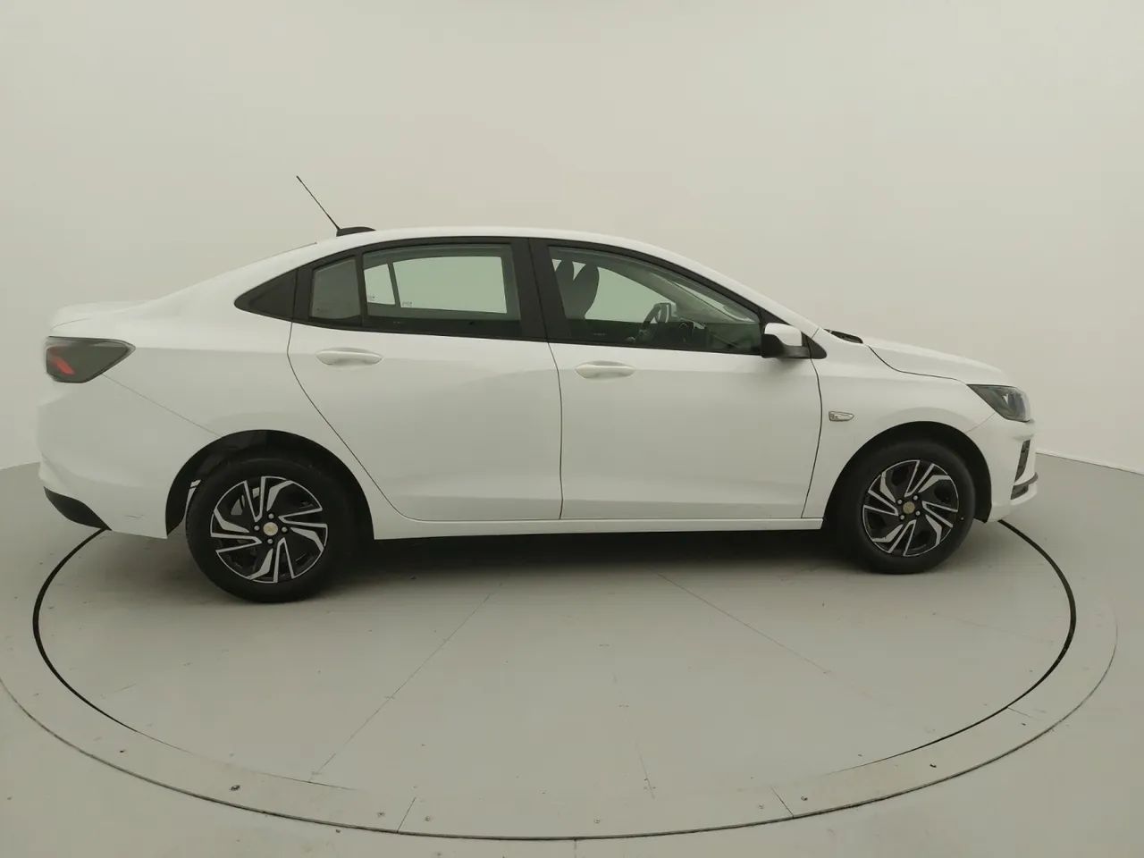 Chevrolet Onix Activ 1.4 8V Flex Aut. 4P, foto 6 de 18