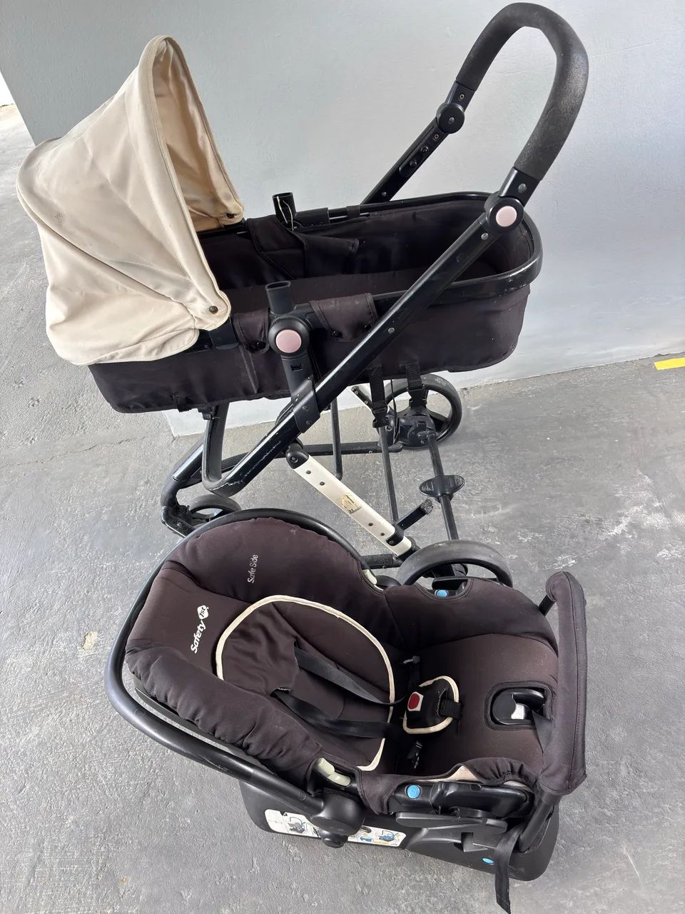 Carrinho de bebê Safety com Moisés + bebê conforto - Foto 2