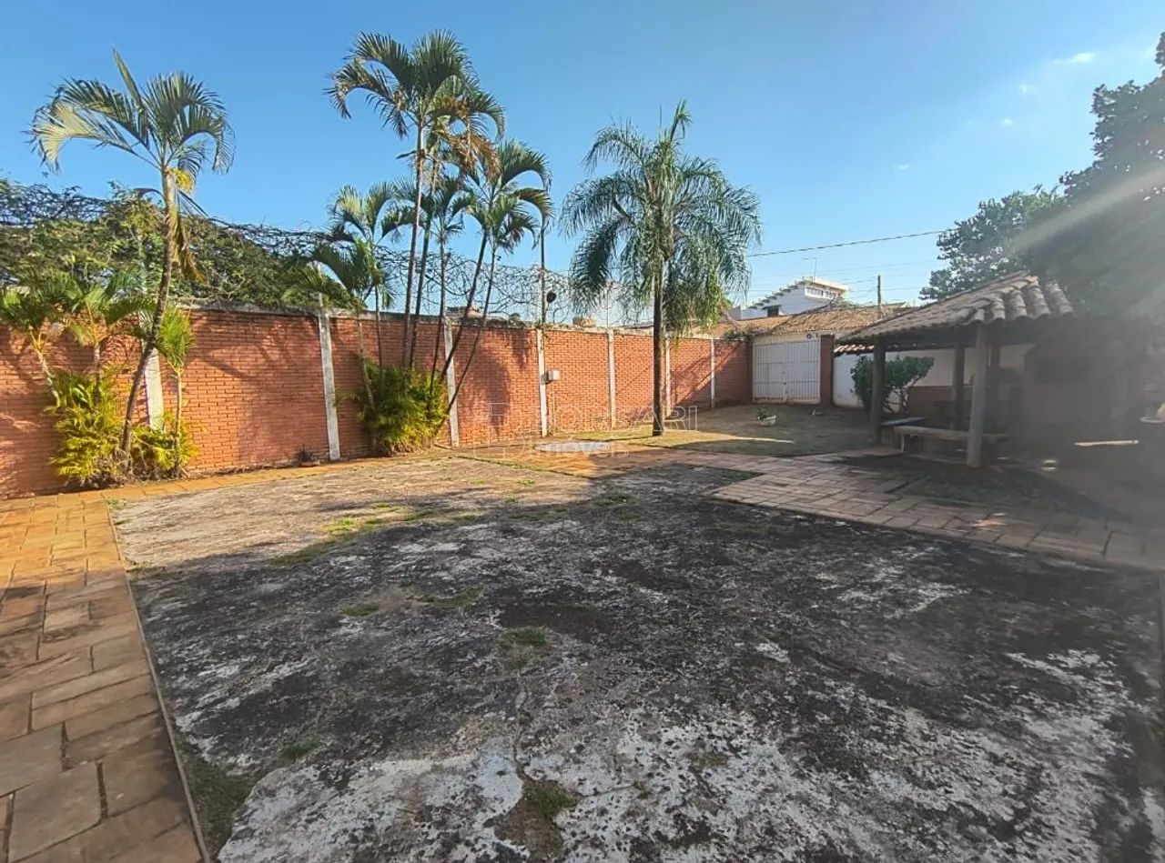 Venda de Casas / Comercial na cidade de Araraquara - Foto 2