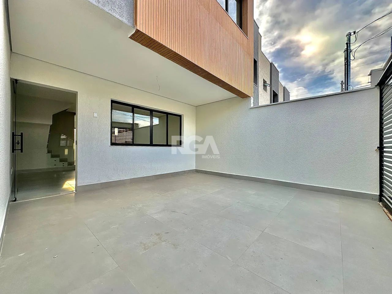 CASA GEMINADA COM 3 QUARTOS (1 SUÍTE) E 2 VAGAS  PLANALTO - Foto 2
