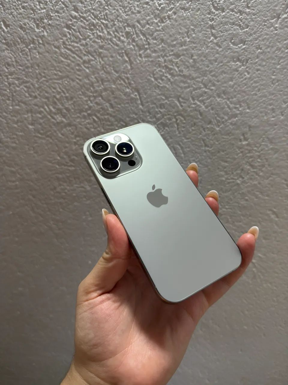 iPhone 16 PRO SEMINOVO 