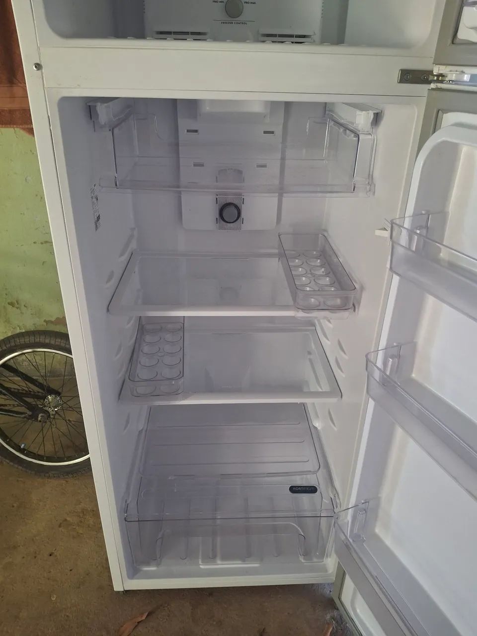 GELADEIRA ELECTROLUX NOVA NUNCA FOI USADA COM NOTA FISCAL  - Foto 4