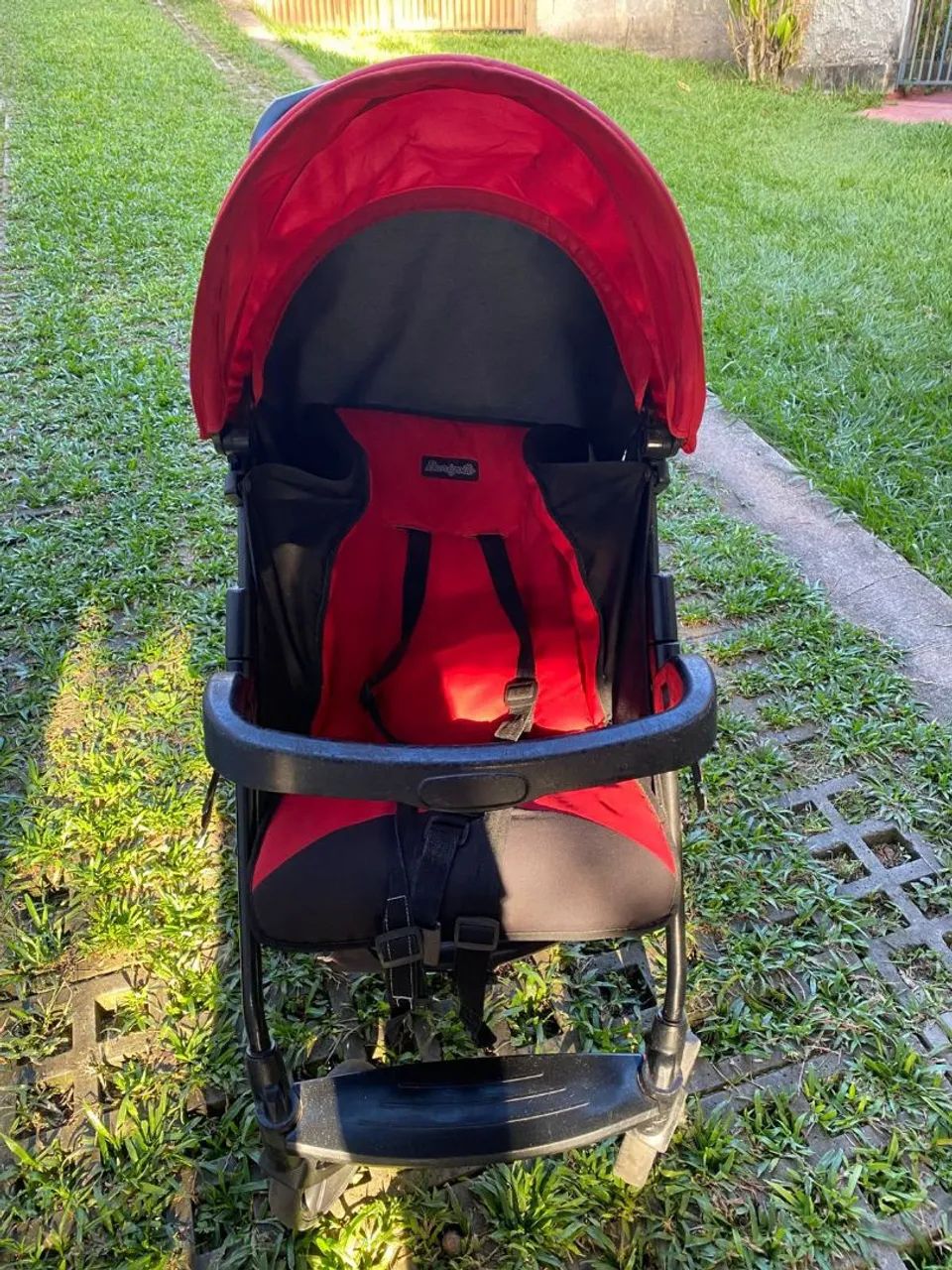 Carrinho de bebê vermelho - Foto 3