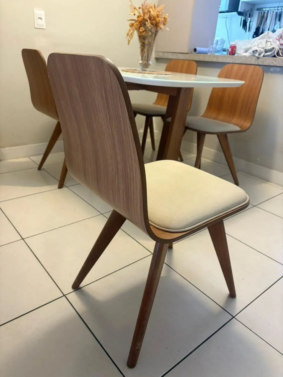 MESA DE JANTAR E CADEIRAS - Foto 5