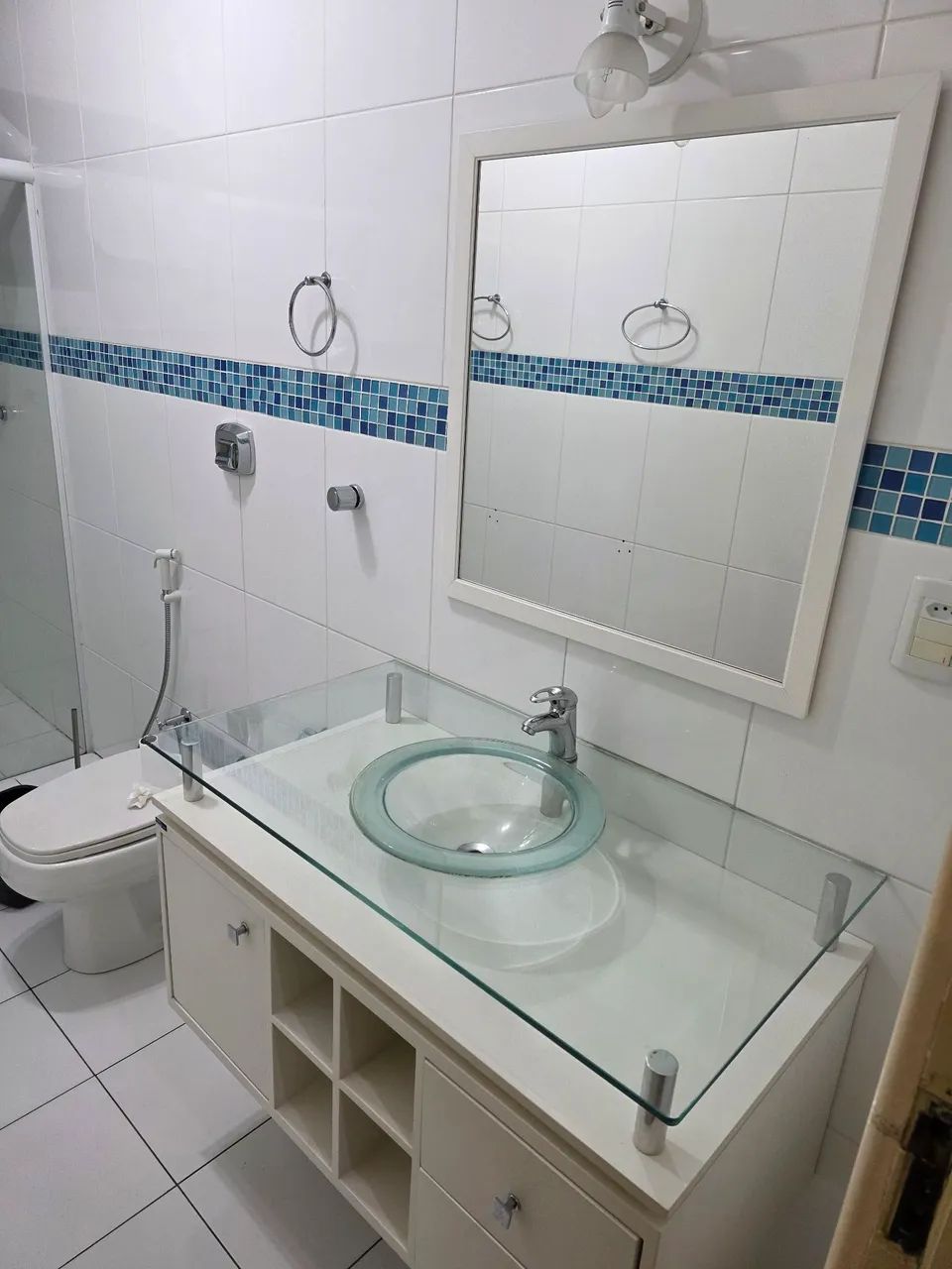 Conjunto armario + cuba + espelho para banheiro 