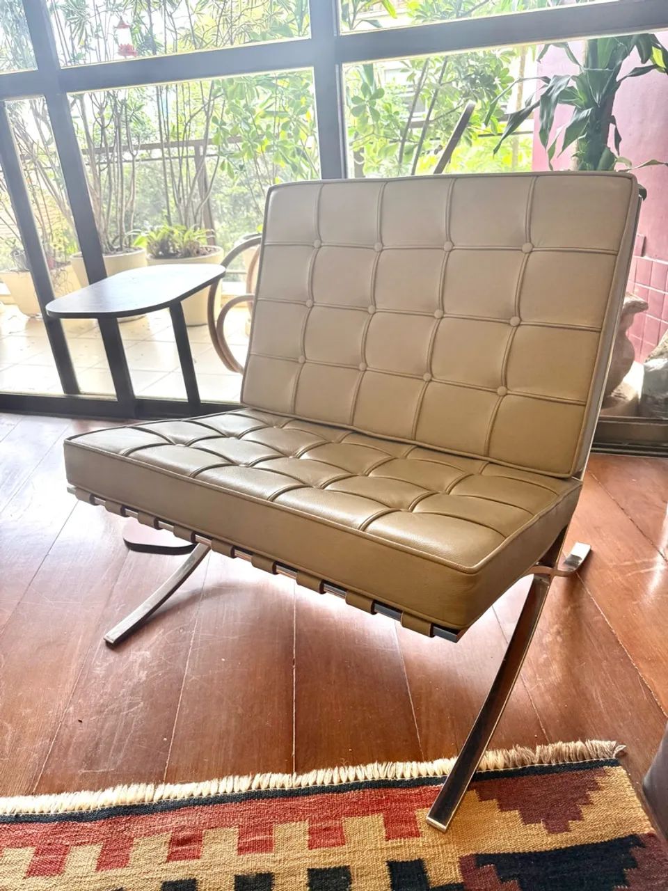Poltrona Barcelona Clássica Design - Aço Inox Couro Legítimo Impecável 