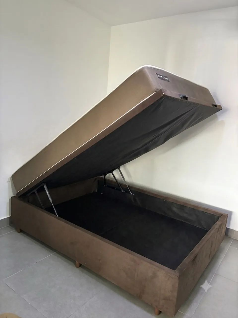 Cama casal baú