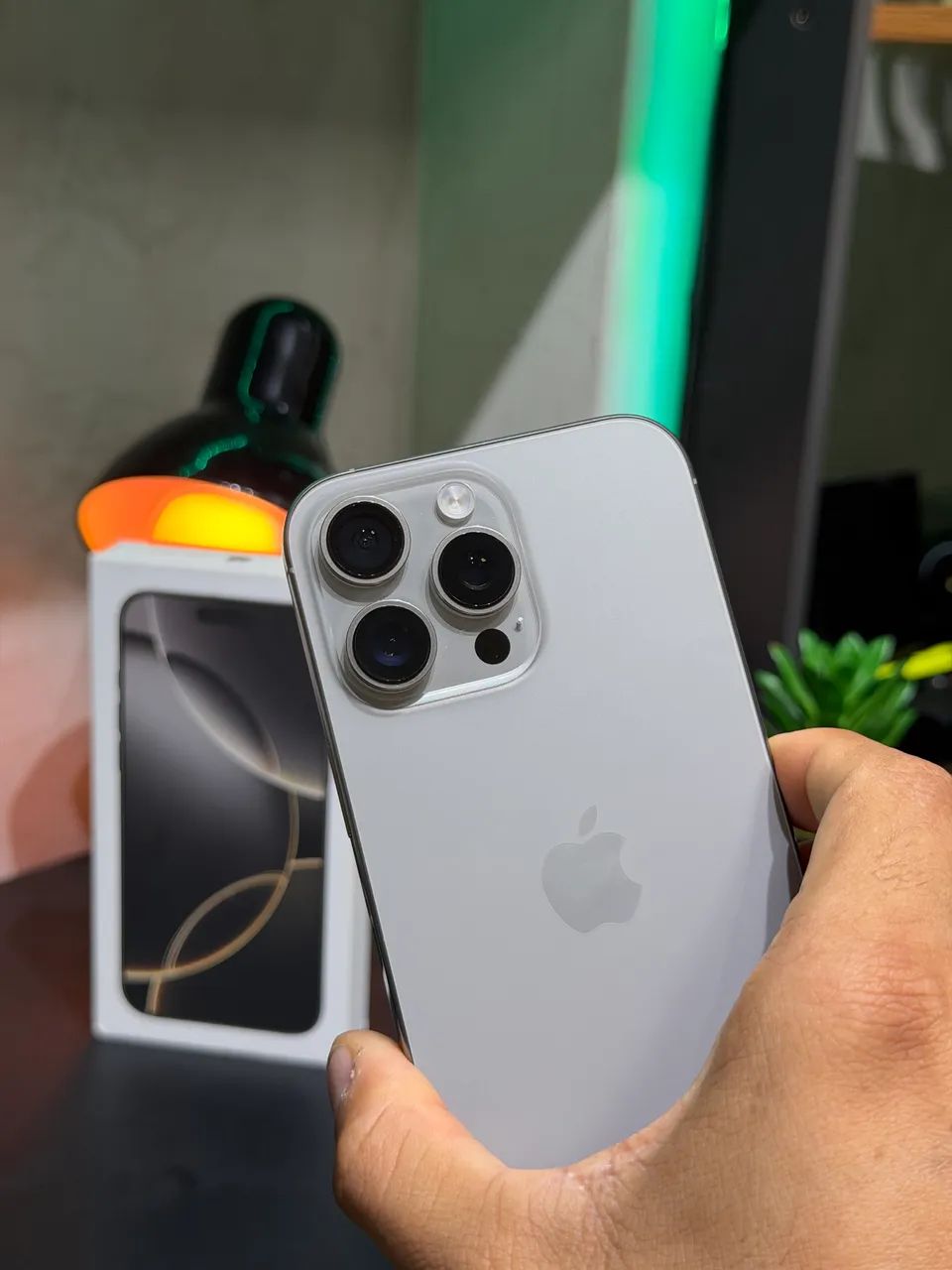 IPHONE 16 PRO MAX 512GB - impecável - Celulares e Smartphones